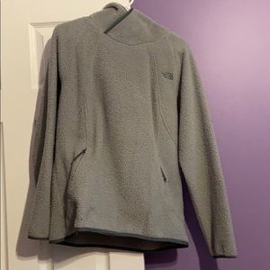 North face pullover